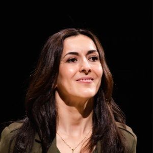 Meet your Posher, Elif